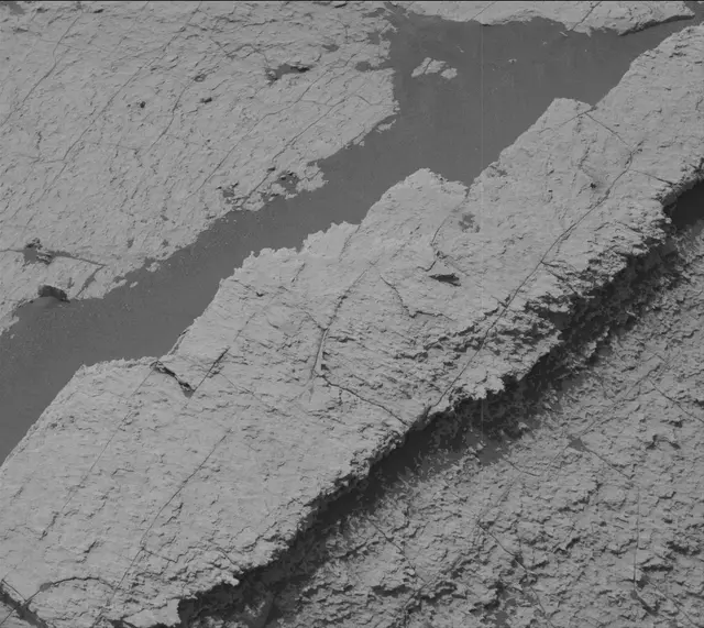 Sol 1675: Mast Camera (Mastcam)