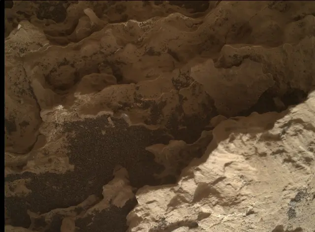 Sol 1675: Mars Hand Lens Imager (MAHLI)