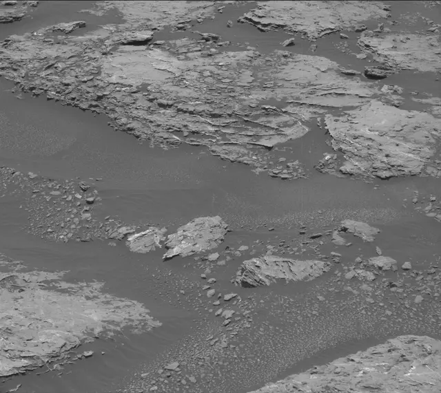 Sol 1677: Mast Camera (Mastcam)