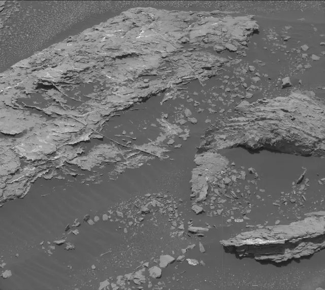 Sol 1677: Mast Camera (Mastcam)
