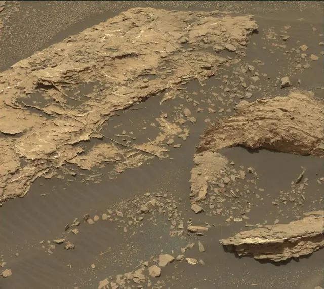 Sol 1677: Mast Camera (Mastcam)
