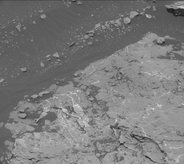 Sol 1677: Mast Camera (Mastcam)