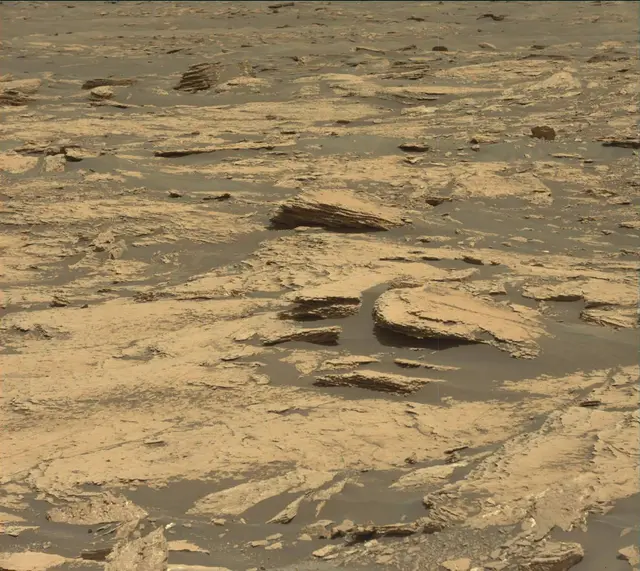 Sol 1677: Mast Camera (Mastcam)