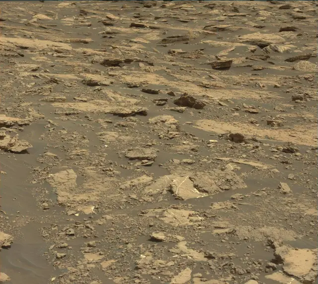 Sol 1677: Mast Camera (Mastcam)