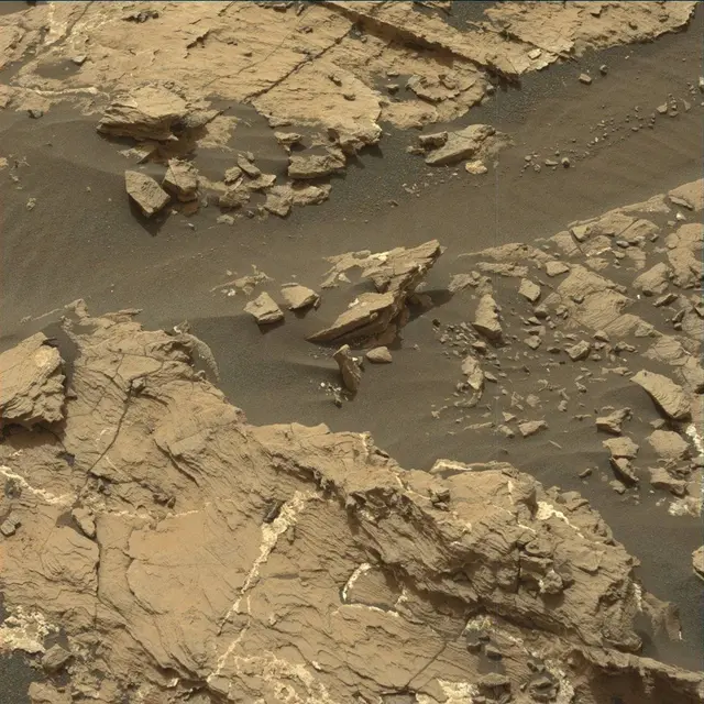 Sol 1677: Mast Camera (Mastcam)