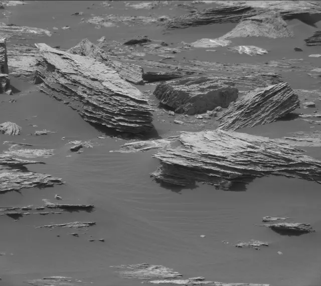 Sol 1678: Mast Camera (Mastcam)