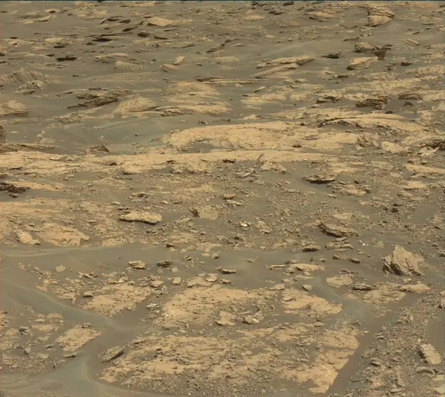 Sol 1679: Mast Camera (Mastcam)