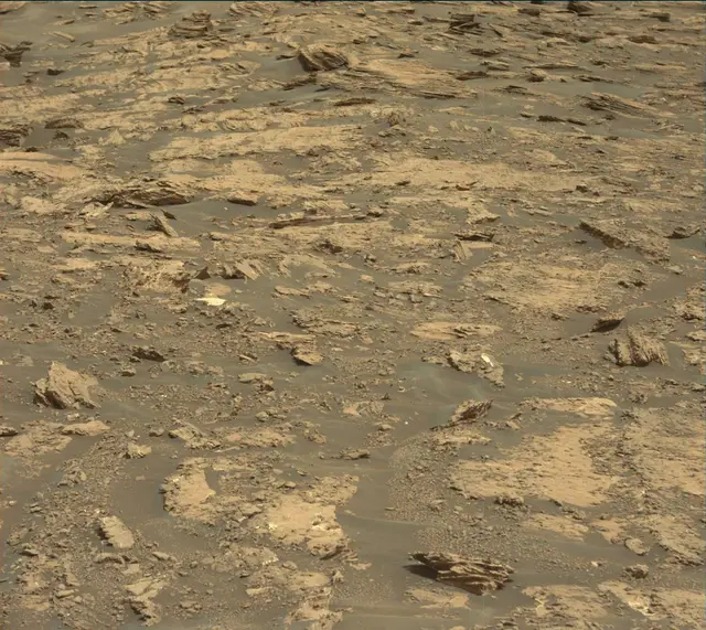 Sol 1679: Mast Camera (Mastcam)