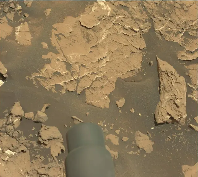 Sol 1679: Mast Camera (Mastcam)