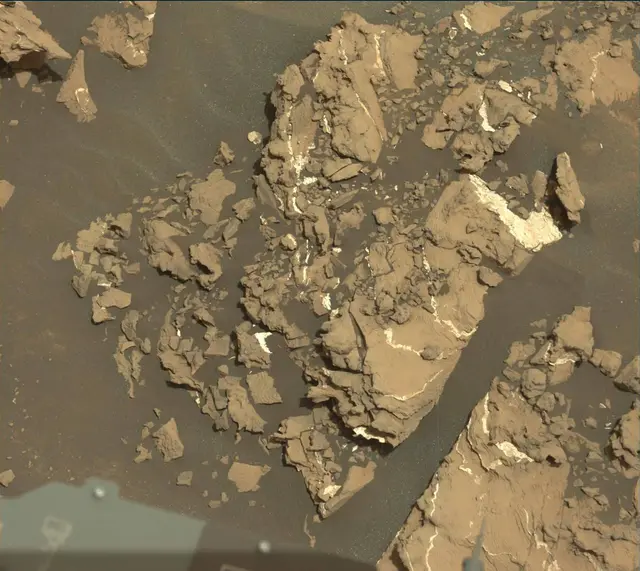 Sol 1679: Mast Camera (Mastcam)