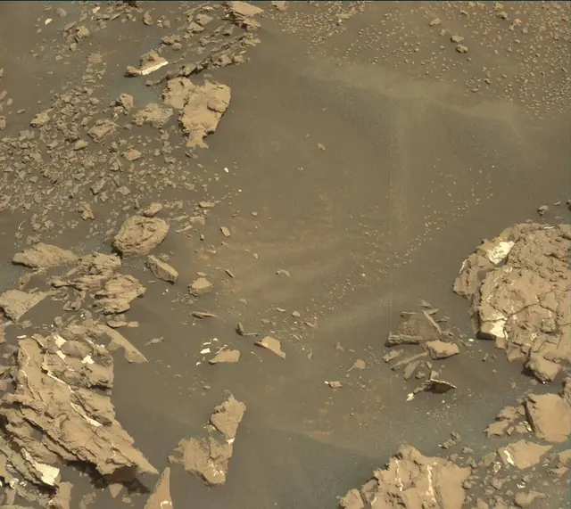 Sol 1679: Mast Camera (Mastcam)