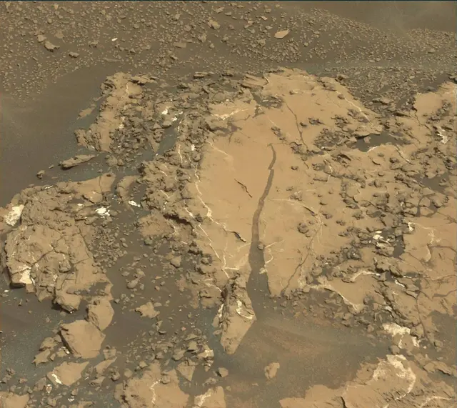 Sol 1679: Mast Camera (Mastcam)