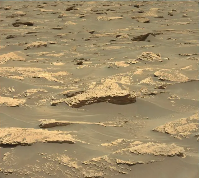 Sol 1684: Mast Camera (Mastcam)