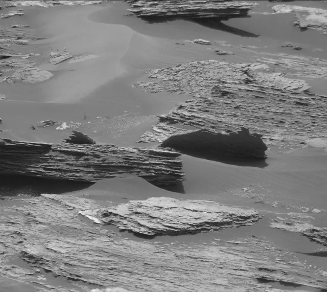 Sol 1685: Mast Camera (Mastcam)