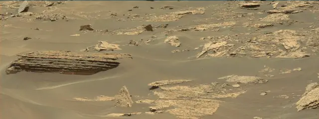 Sol 1687: Mast Camera (Mastcam)