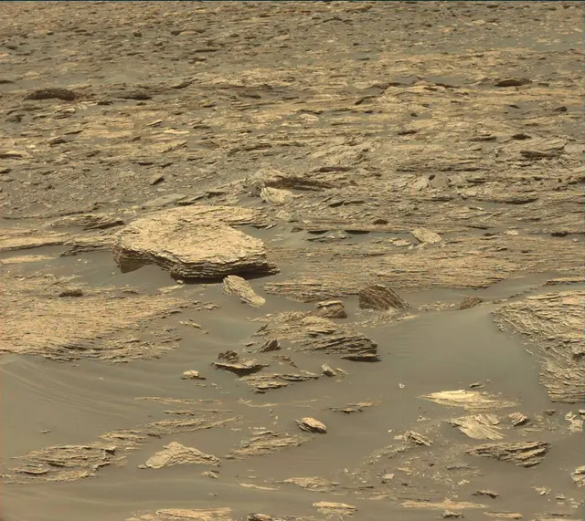 Sol 1687: Mast Camera (Mastcam)