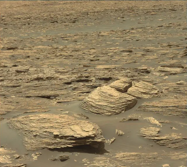 Sol 1687: Mast Camera (Mastcam)