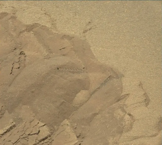 Sol 1687: Mast Camera (Mastcam)
