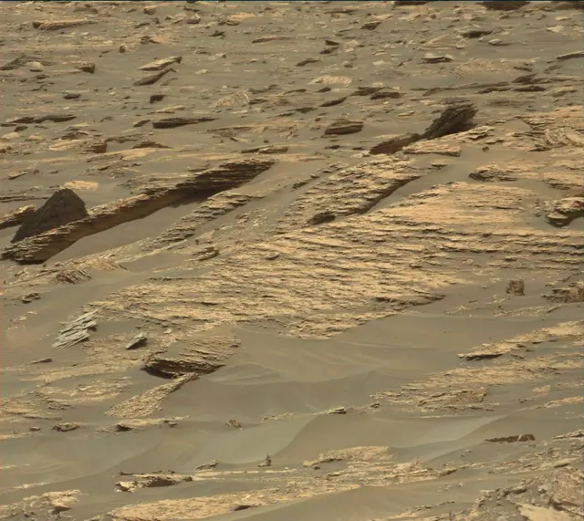 Sol 1687: Mast Camera (Mastcam)