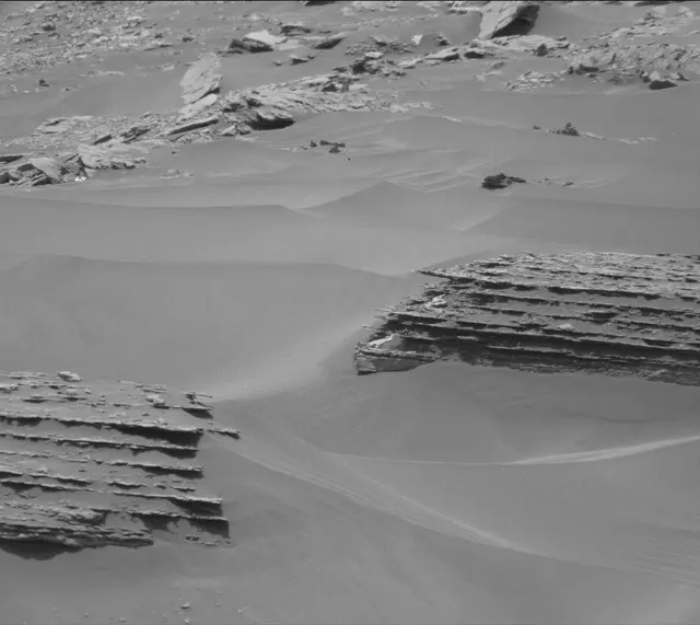 Sol 1687: Mast Camera (Mastcam)
