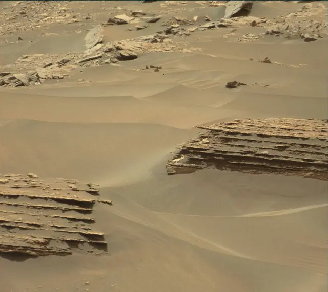 Sol 1687: Mast Camera (Mastcam)