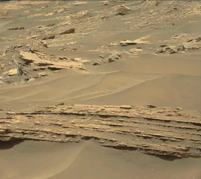 Sol 1687: Mast Camera (Mastcam)