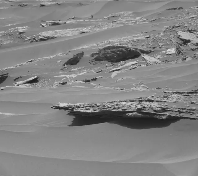 Sol 1687: Mast Camera (Mastcam)