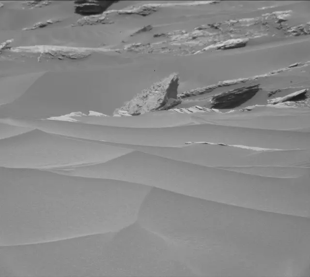 Sol 1687: Mast Camera (Mastcam)