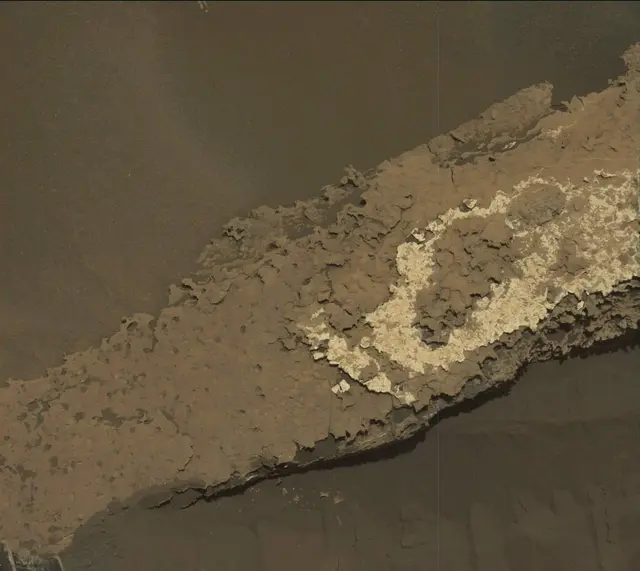 Sol 1688: Mast Camera (Mastcam)