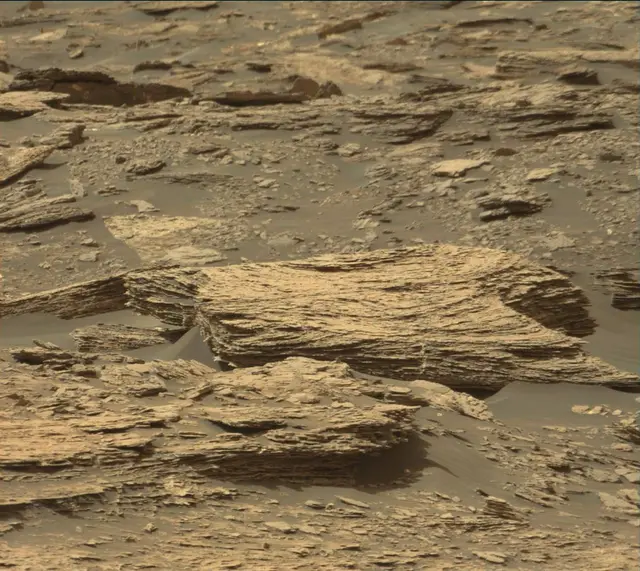Sol 1688: Mast Camera (Mastcam)