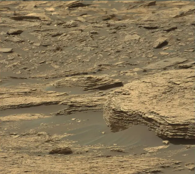 Sol 1688: Mast Camera (Mastcam)