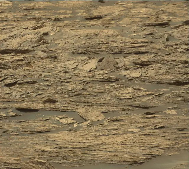 Sol 1688: Mast Camera (Mastcam)