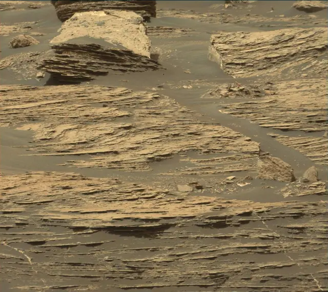 Sol 1688: Mast Camera (Mastcam)