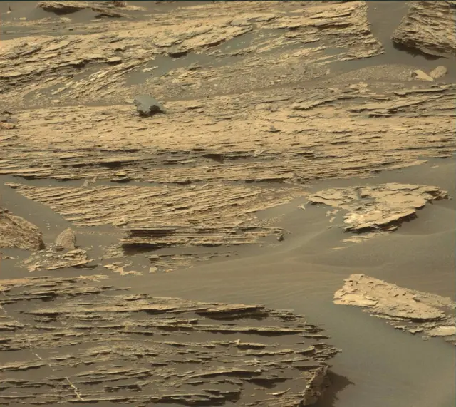 Sol 1688: Mast Camera (Mastcam)