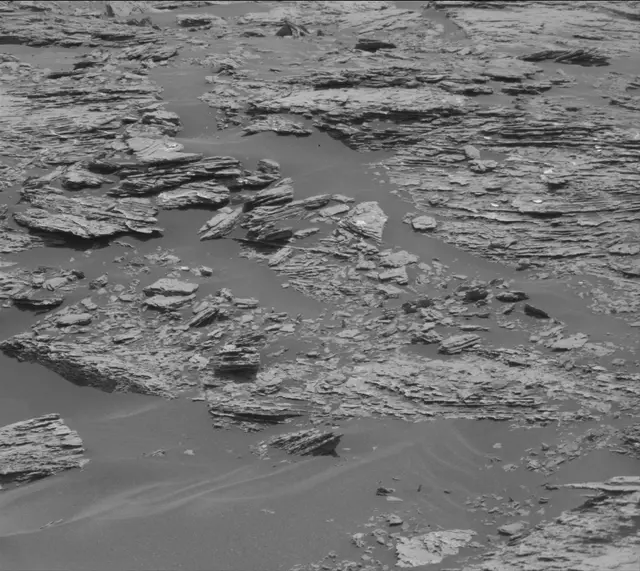 Sol 1689: Mast Camera (Mastcam)