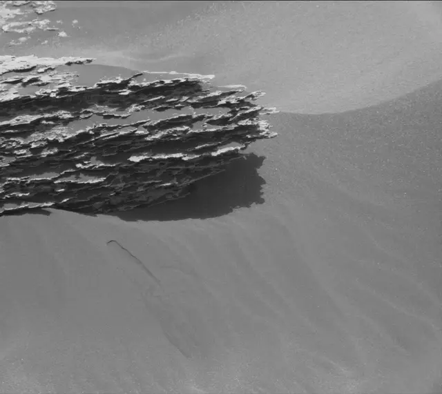 Sol 1689: Mast Camera (Mastcam)