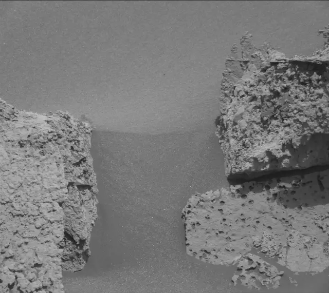 Sol 1689: Mast Camera (Mastcam)