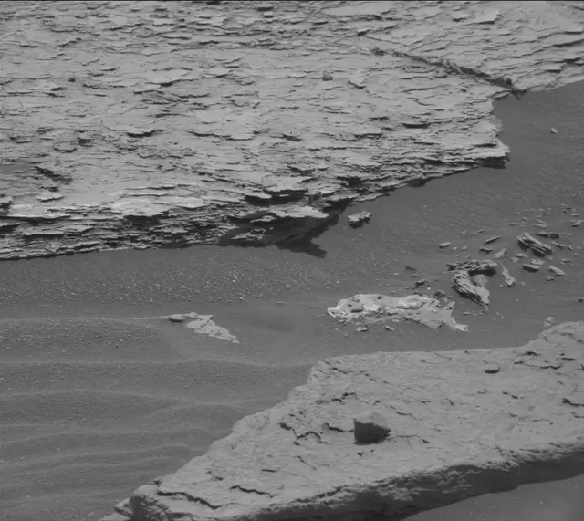 Sol 1689: Mast Camera (Mastcam)