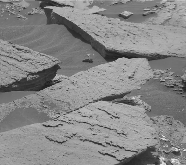 Sol 1689: Mast Camera (Mastcam)