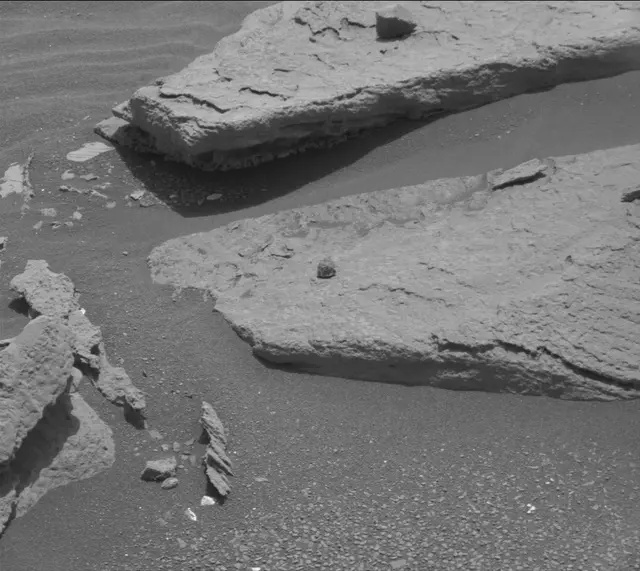 Sol 1689: Mast Camera (Mastcam)