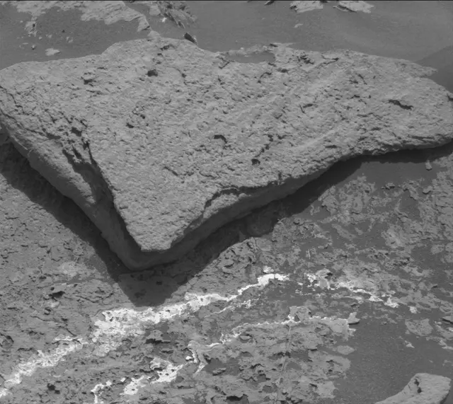 Sol 1689: Mast Camera (Mastcam)