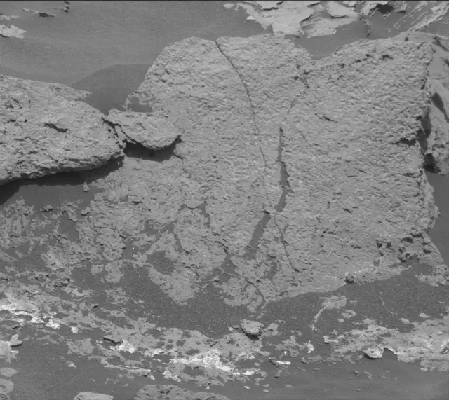 Sol 1689: Mast Camera (Mastcam)