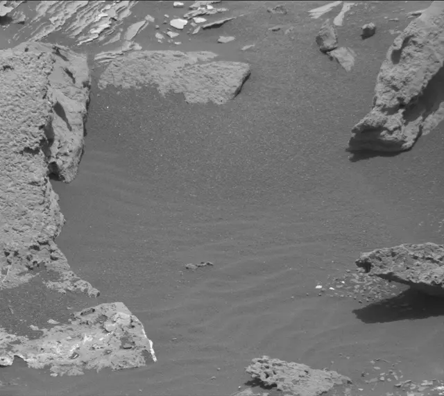 Sol 1689: Mast Camera (Mastcam)