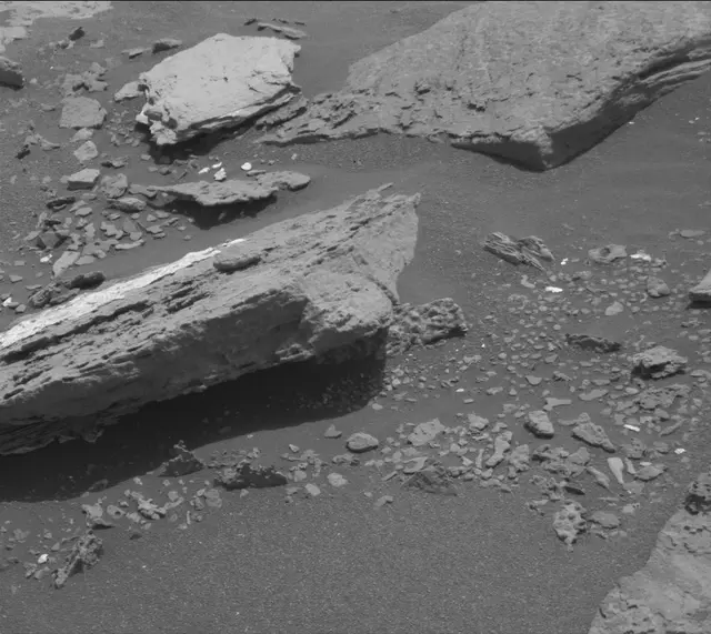 Sol 1689: Mast Camera (Mastcam)