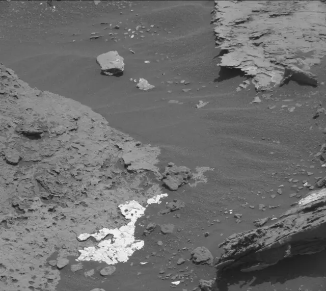 Sol 1689: Mast Camera (Mastcam)
