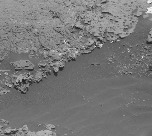 Sol 1689: Mast Camera (Mastcam)