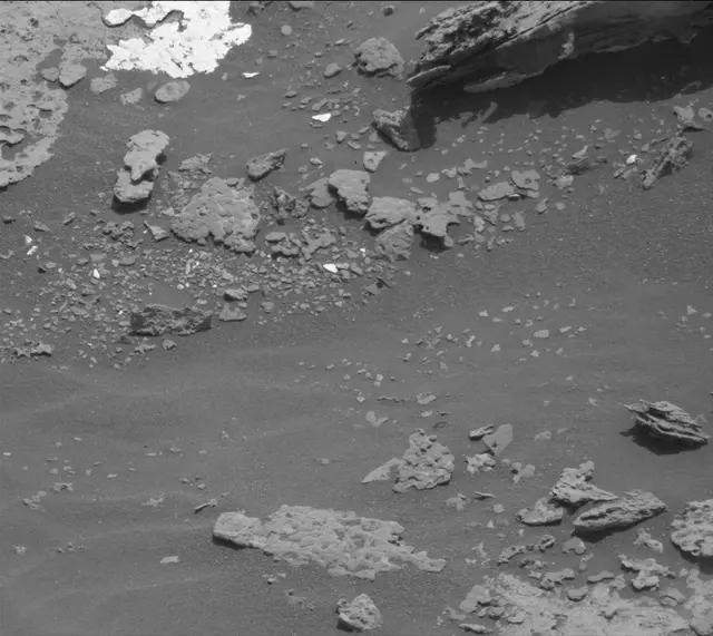Sol 1689: Mast Camera (Mastcam)