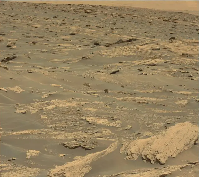Sol 1690: Mast Camera (Mastcam)