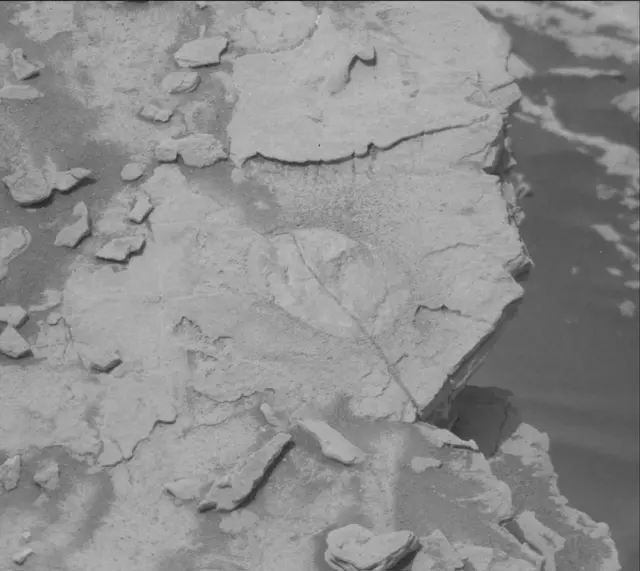 Sol 1696: Mast Camera (Mastcam)