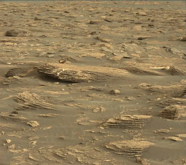 Sol 1698: Mast Camera (Mastcam)